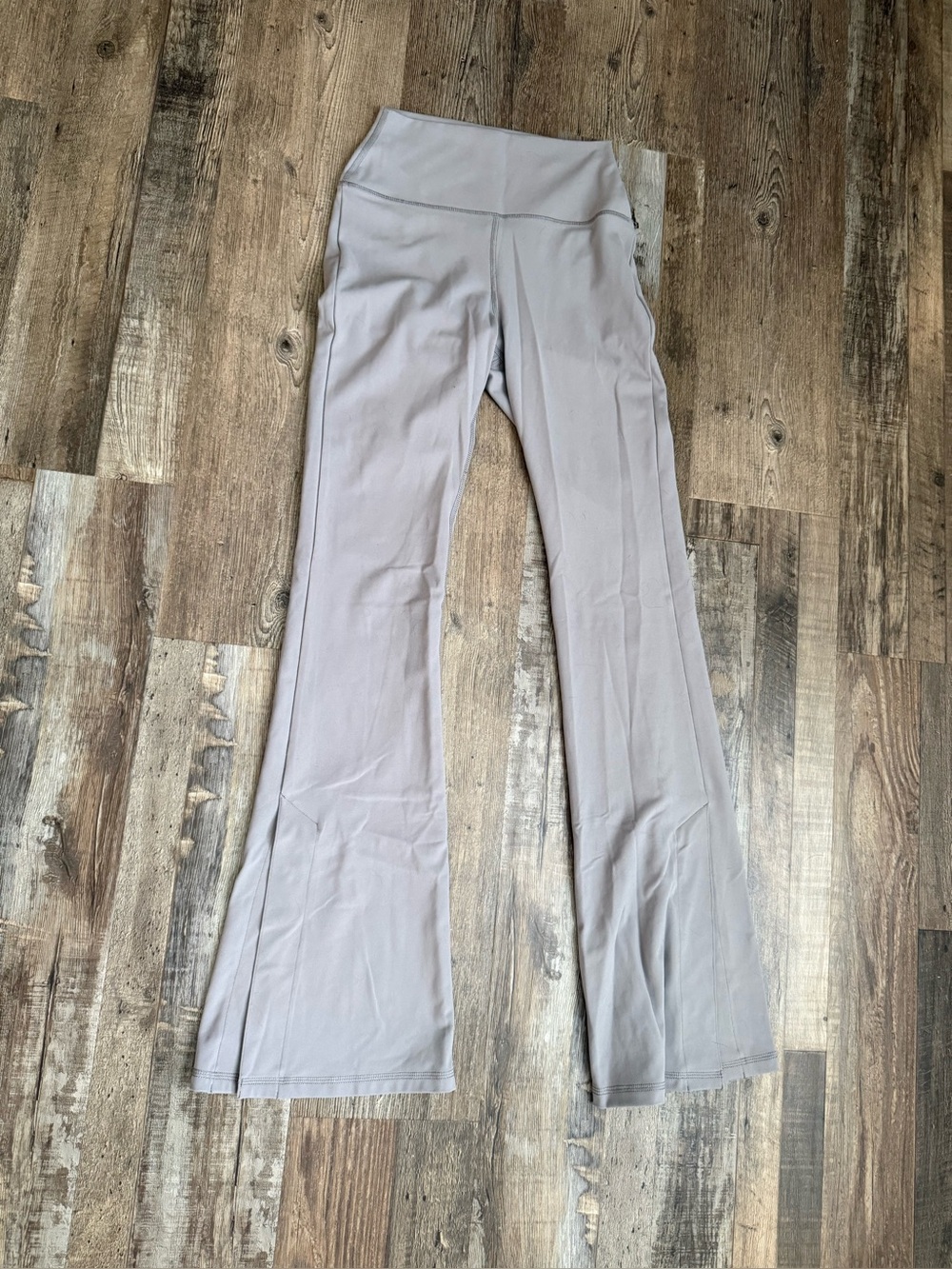 90 Degree By Reflex Softlux Chelsea Flare Leggings in Light Gray